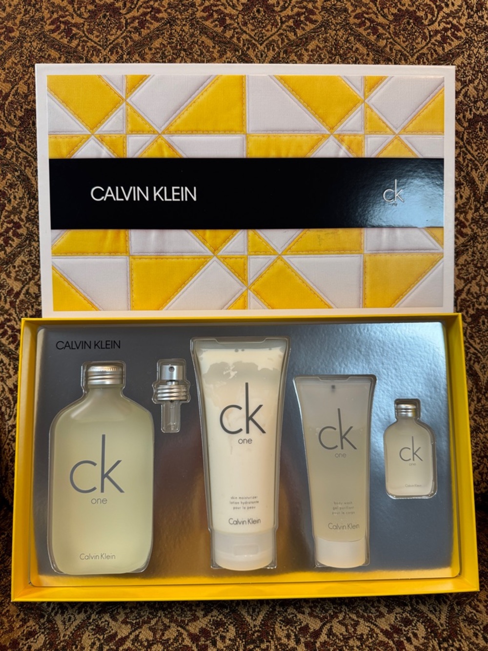 Calvin Klein Boxed Set Moisturizer * Body Wash * Fragrance * Travel